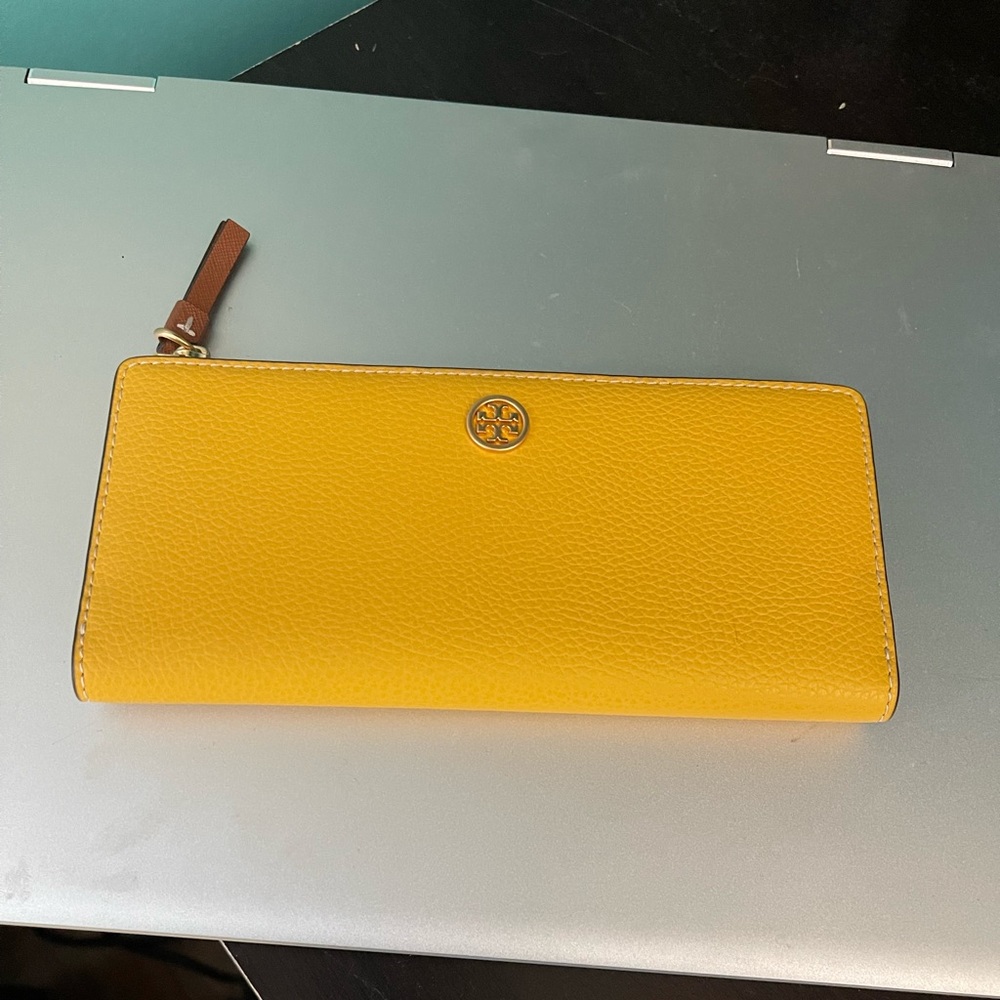 Tory. Burch wallet Brand new with tag